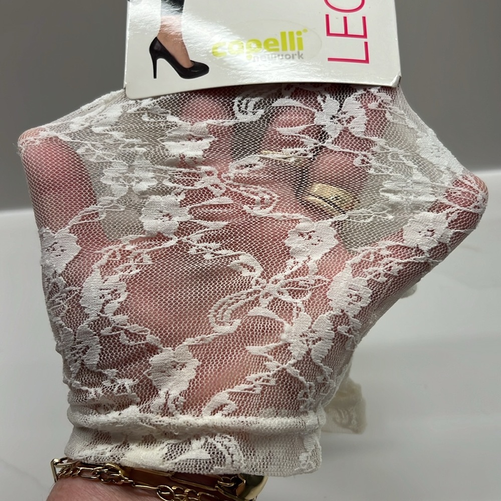 Capelli cream colored Lace Leggings ankle tights size Medium brand new - Picture 8 of 8